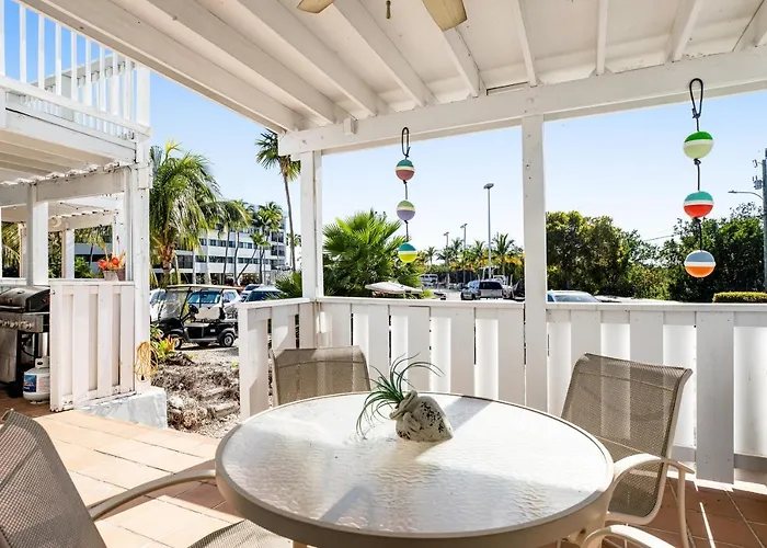 Kawama Yacht Club A4